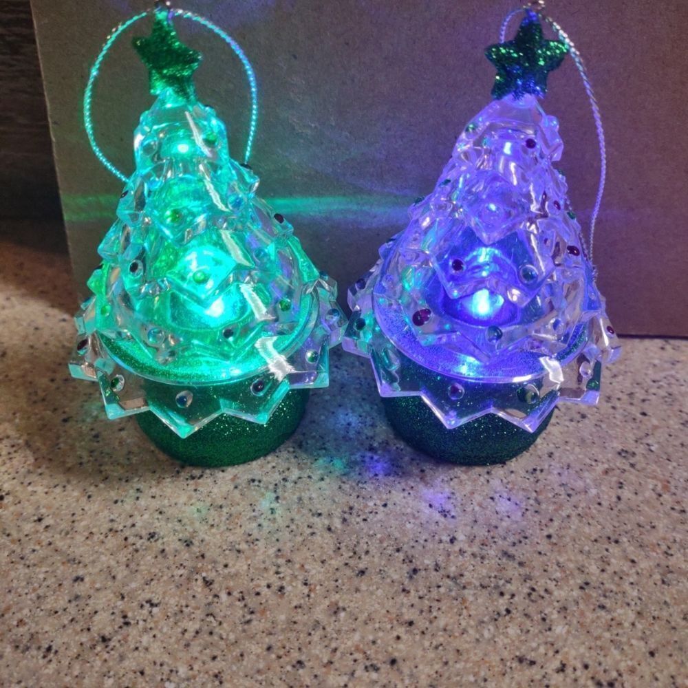Set of 2 lighted Tree Ornaments